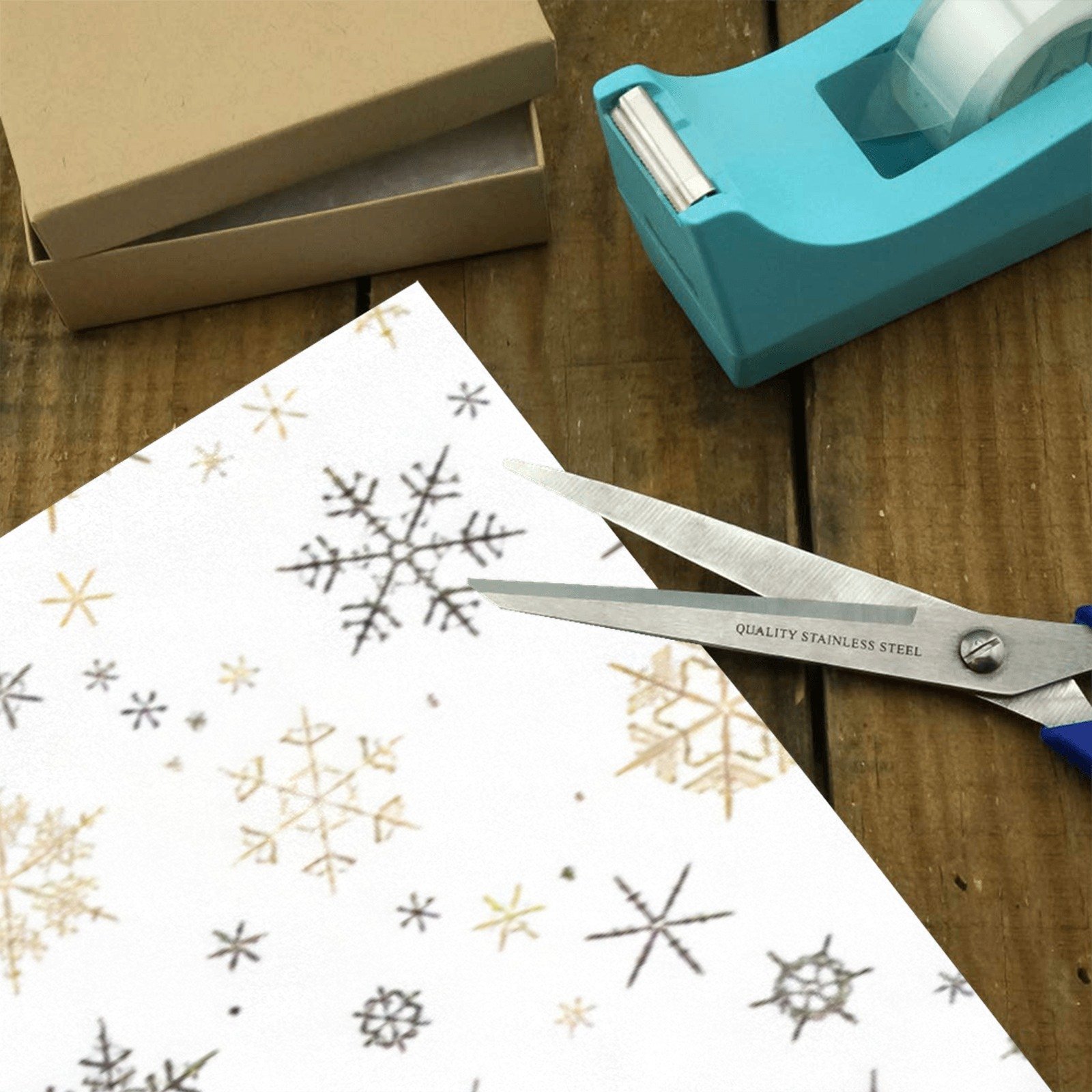 Wrapping
Paper Gift Wrap – Gold Snowflake – 1, 2, 3, 4 or 5 Rolls - Image 4